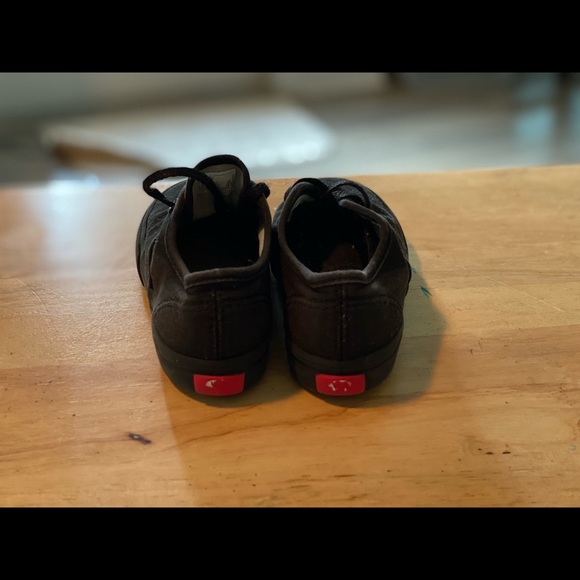 Vans - Picture 10 of 11